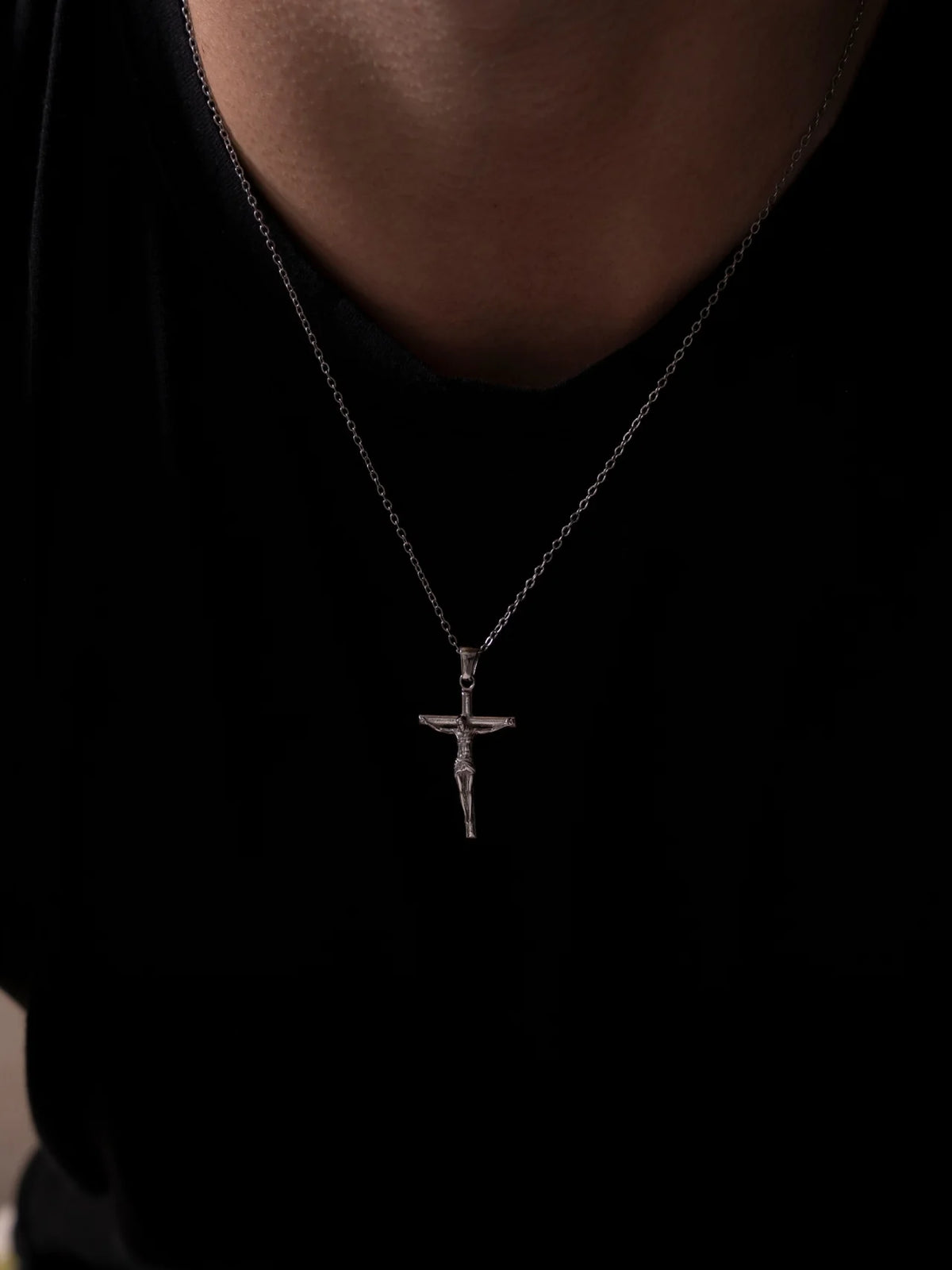CRUCIFIX | CHAIN